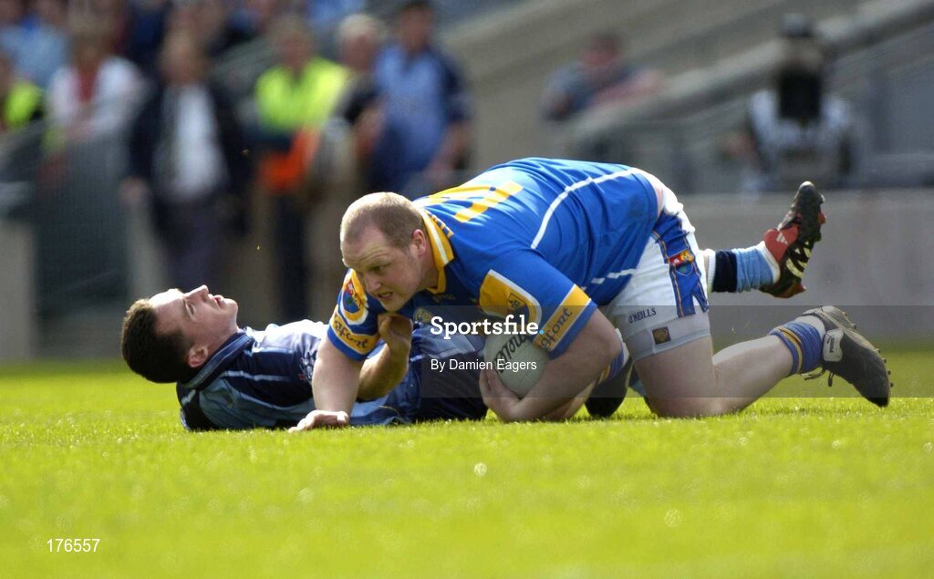 15 May 2005; Niall Sheridan, Longford, in action against Paddy Christie, Dublin. Bank Of Ireland Leinster Senior Football Championship, Dublin v Longford, Croke Park, Dublin. Picture credit; Damien Eagers / SPORTSFILE