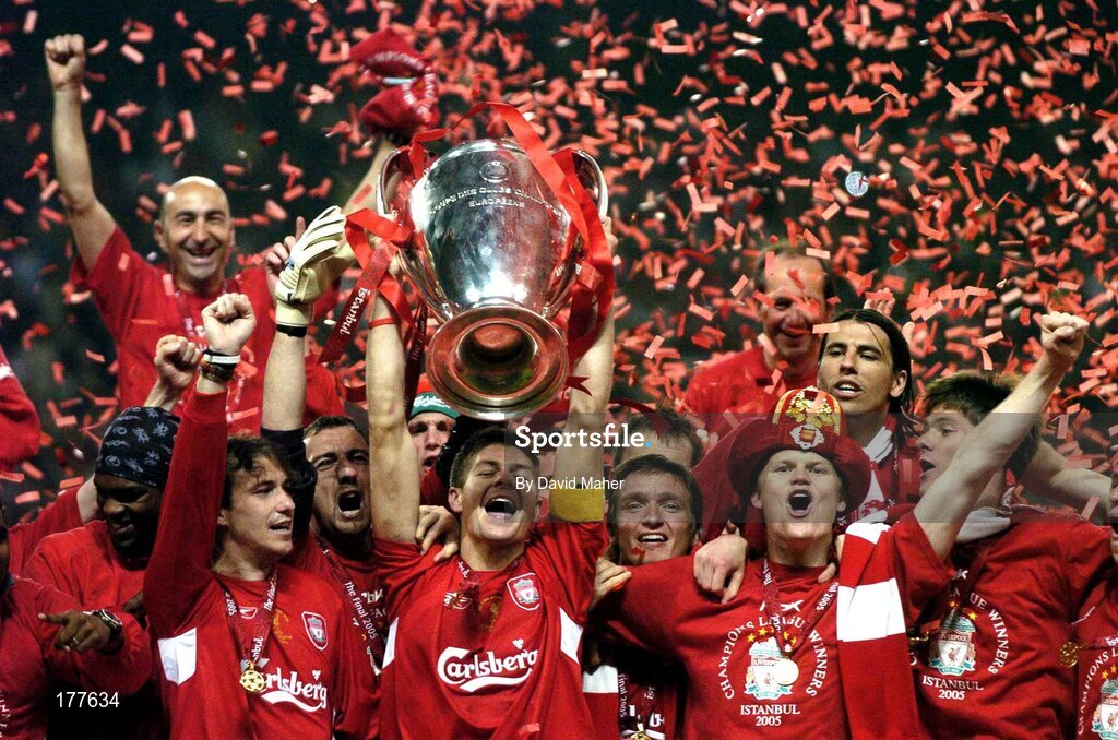 25 May 2005; Liverpool captain Steven Gerard lifts the Champions League Trophy as his team-mates celebrate. UEFA Champions League Final, Liverpool v AC Milan, Atatürk Olympic Stadium, Istanbul, Turkey. Picture credit; David Maher / SPORTSFILE