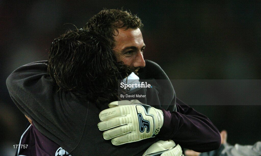 25 May 2005; Jerzy Dudek, right, Liverpool, celebrates with team-mate Harry Kewell at the end of the game after victory over AC Milan. UEFA Champions League Final, Liverpool v AC Milan, Ataturk Olympic Stadium, Istanbul, Turkey. Picture credit; David Maher / SPORTSFILE