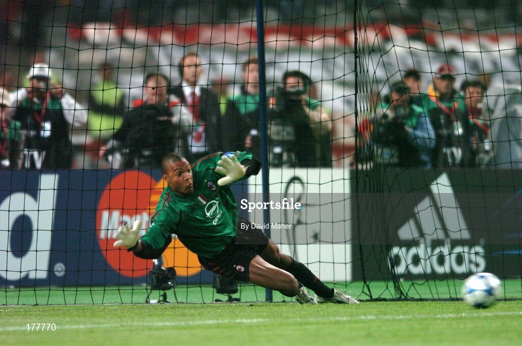 25 May 2005; Dida, AC Milan. UEFA Champions League Final, Liverpool v AC Milan, Ataturk Olympic Stadium, Istanbul, Turkey. Picture credit; David Maher / SPORTSFILE