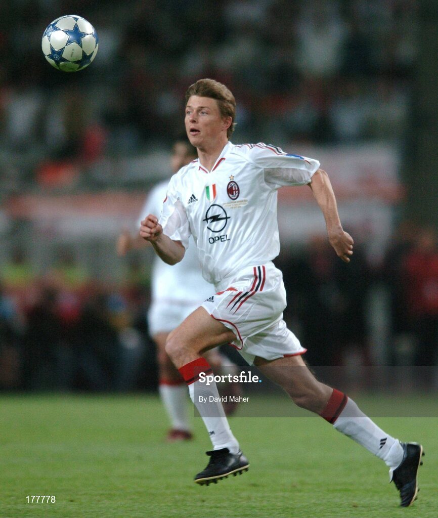 25 May 2005; Jon Dahl Tomasson, AC Milan. UEFA Champions League Final, Liverpool v AC Milan, Ataturk Olympic Stadium, Istanbul, Turkey. Picture credit; David Maher / SPORTSFILE