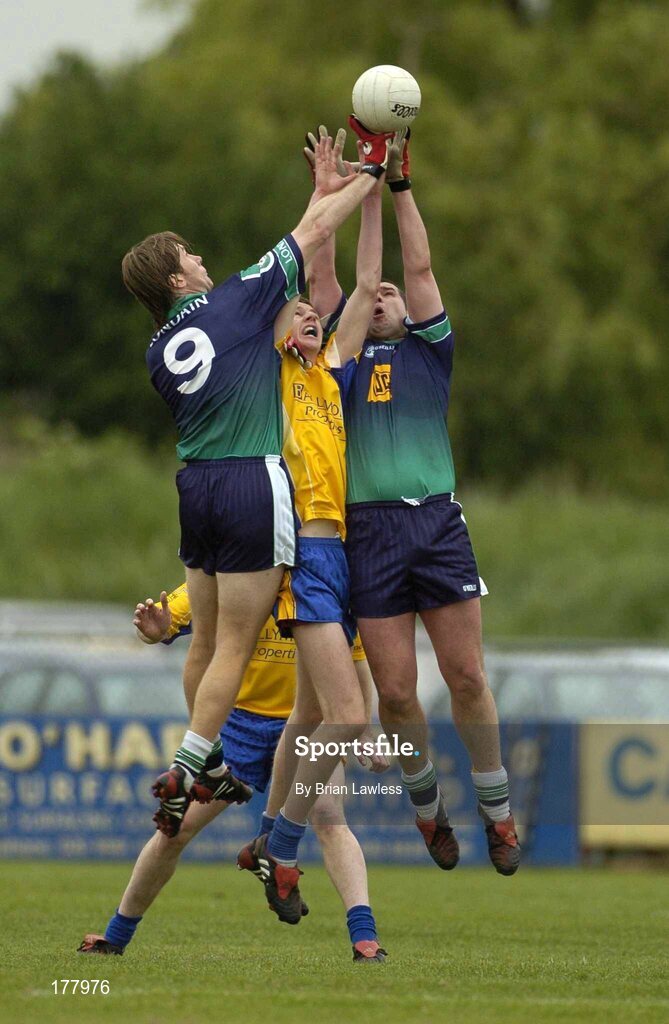 29 May 2005; Michael Finneran, Roscommon, in action against Eamon Brennan, left, and Paul Hehir, London. Bank of Ireland Connacht Senior Football Championship, London v Roscommon, Emerald Gaelic Grounds, Ruislip, London. Picture credit; Brian Lawless / SPORTSFILE