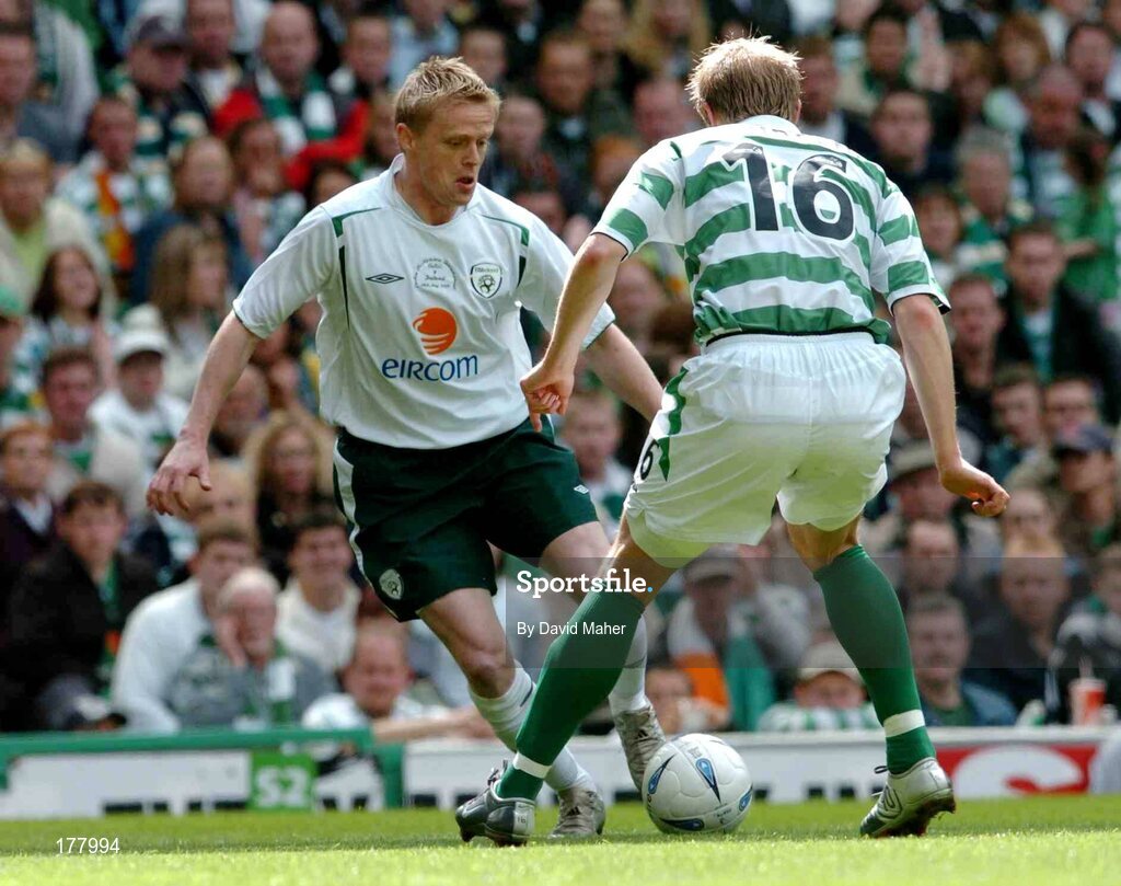 29 May 2005; Damien Duff, Republic of Ireland XI, in action against Ulrik Laursen, Celtic  XI. Jackie McNamara Testimonial, Celtic XI v Republic of Ireland XI, Celtic Park, Glasgow, Scotland. Picture credit; David Maher / SPORTSFILE