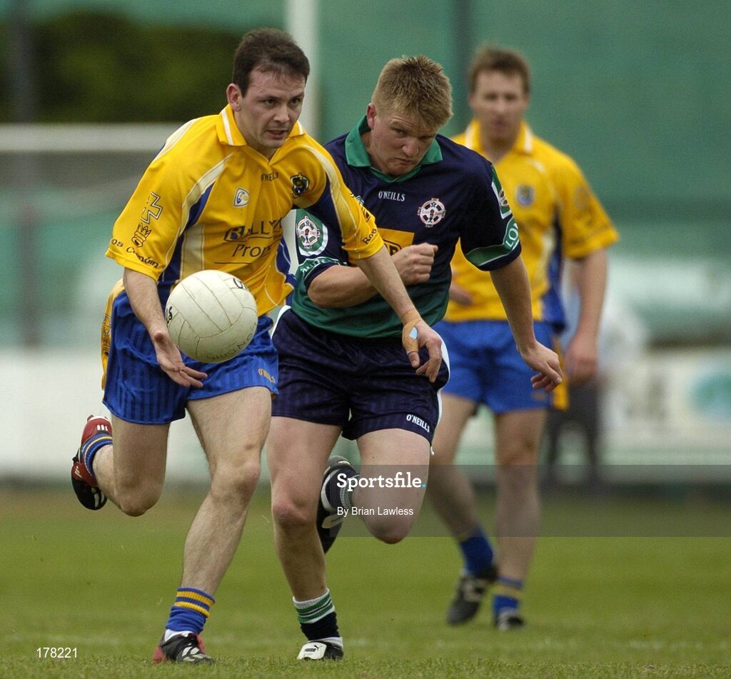 29 May 2005; Enda Kenny, Roscommon, in action against Paddy McConigley, London. Bank of Ireland Connacht Senior Football Championship, London v Roscommon, Emerald Gaelic Grounds, Ruislip, London. Picture credit; Brian Lawless / SPORTSFILE