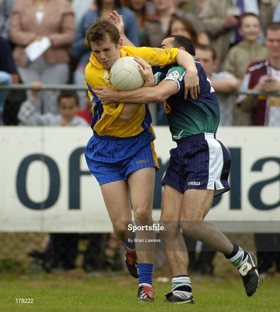 29 May 2005; Gary Cox, Roscommon, in action against James Rafter, London. Bank of Ireland Connacht Senior Football Championship, London v Roscommon, Emerald Gaelic Grounds, Ruislip, London. Picture credit; Brian Lawless / SPORTSFILE