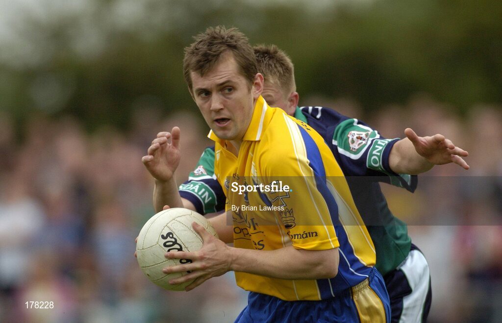 29 May 2005; Gary Cox, Roscommon, in action against Paddy McConigley, London. Bank of Ireland Connacht Senior Football Championship, London v Roscommon, Emerald Gaelic Grounds, Ruislip, London. Picture credit; Brian Lawless / SPORTSFILE