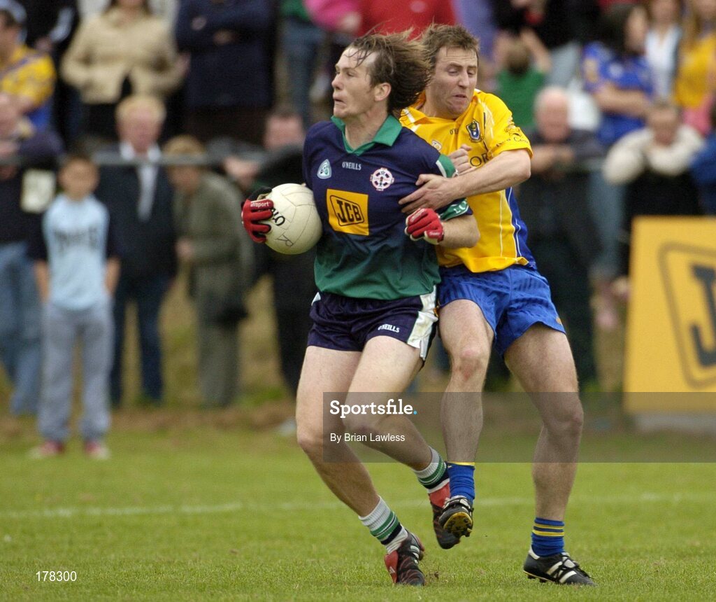29 May 2005; Eamon Brennan, London, in action against Michael Ryan, Roscommon. Bank of Ireland Connacht Senior Football Championship, London v Roscommon, Emerald Gaelic Grounds, Ruislip, London. Picture credit; Brian Lawless / SPORTSFILE