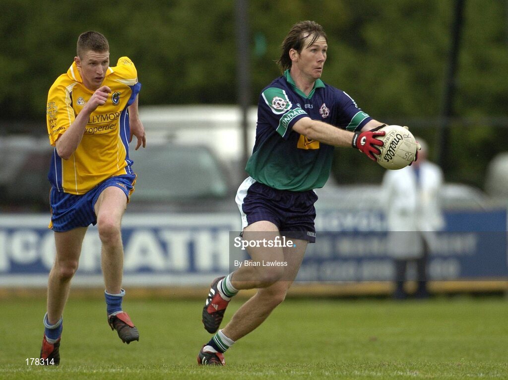 29 May 2005; Eamon Brennan, London, in action against Michael Finneran, Roscommon. Bank of Ireland Connacht Senior Football Championship, London v Roscommon, Emerald Gaelic Grounds, Ruislip, London. Picture credit; Brian Lawless / SPORTSFILE