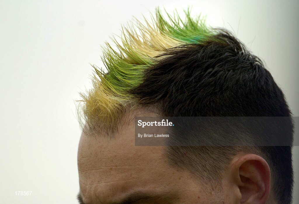 29 May 2005; A close up of London manager Noel Dunning's hair. Bank of Ireland Connacht Senior Football Championship, London v Roscommon, Emerald Gaelic Grounds, Ruislip, London. Picture credit; Brian Lawless / SPORTSFILE