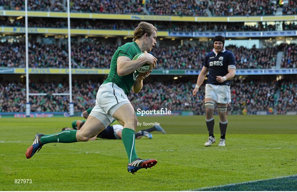 2 February 2014; Andrew Trimble, Ireland, on his way to score his side's first try. RBS Six Nations Rugby Championship, Ireland v Scotland, Aviva Stadium, Lansdowne Road, Dublin. Photo by Sportsfile