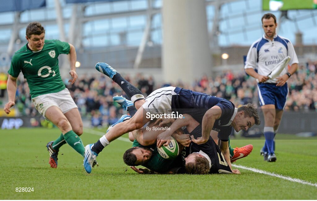 2 February 2014; Dave Kearney, Ireland, is tackled by Max Evans and Stuart Hogg, Scotland. RBS Six Nations Rugby Championship, Ireland v Scotland, Aviva Stadium, Lansdowne Road, Dublin. Photo by Sportsfile