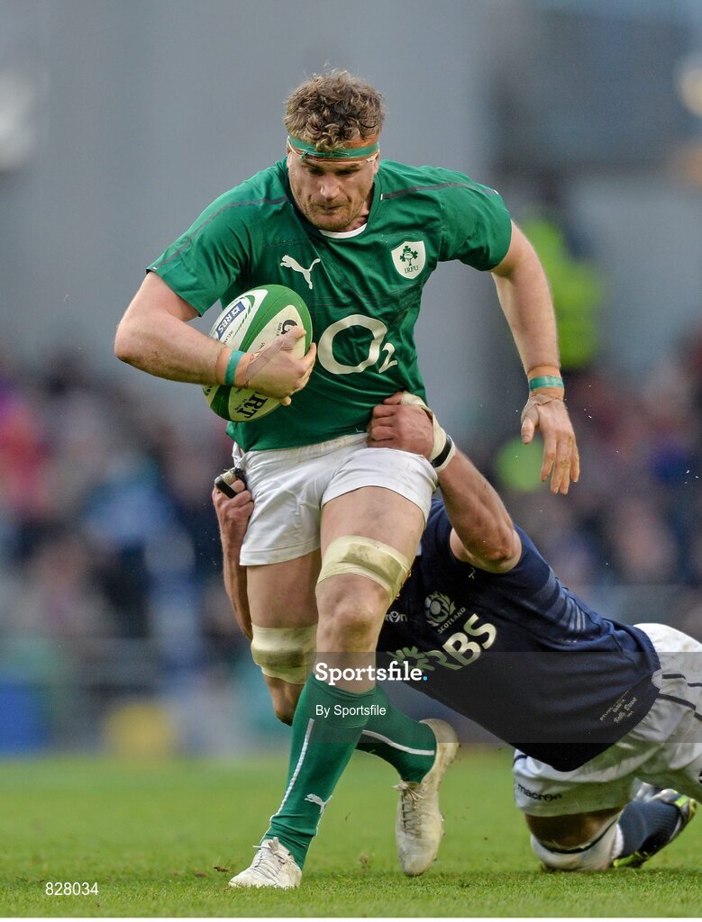 2 February 2014; Jamie Heaslip, Ireland, is tackled by Kelly Brown, Scotland. RBS Six Nations Rugby Championship, Ireland v Scotland, Aviva Stadium, Lansdowne Road, Dublin. Photo by Sportsfile