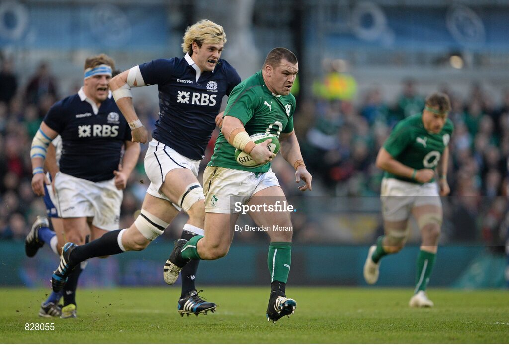2 February 2014; Cian Healy, Ireland, races clear of Richie Gray and the Scotland defence. RBS Six Nations Rugby Championship, Ireland v Scotland, Aviva Stadium, Lansdowne Road, Dublin. Picture credit: Brendan Moran / SPORTSFILE