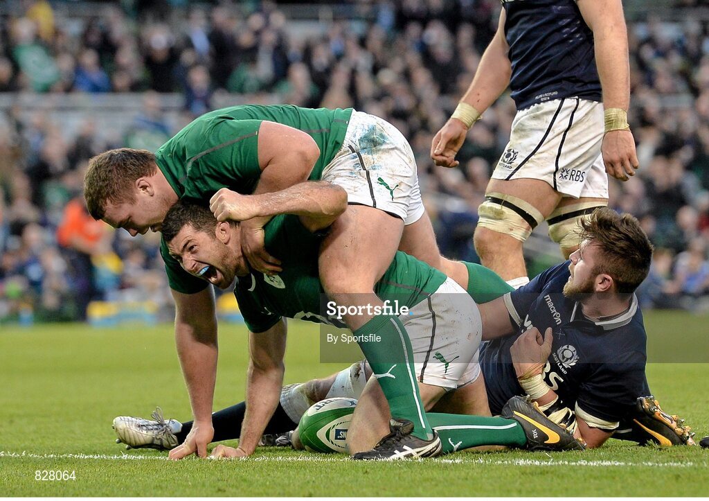 2 February 2014; Rob Kearney, Ireland, celebrates after scoring his side's third try with team-mate Jack McGrath. RBS Six Nations Rugby Championship, Ireland v Scotland, Aviva Stadium, Lansdowne Road, Dublin. Photo by Sportsfile