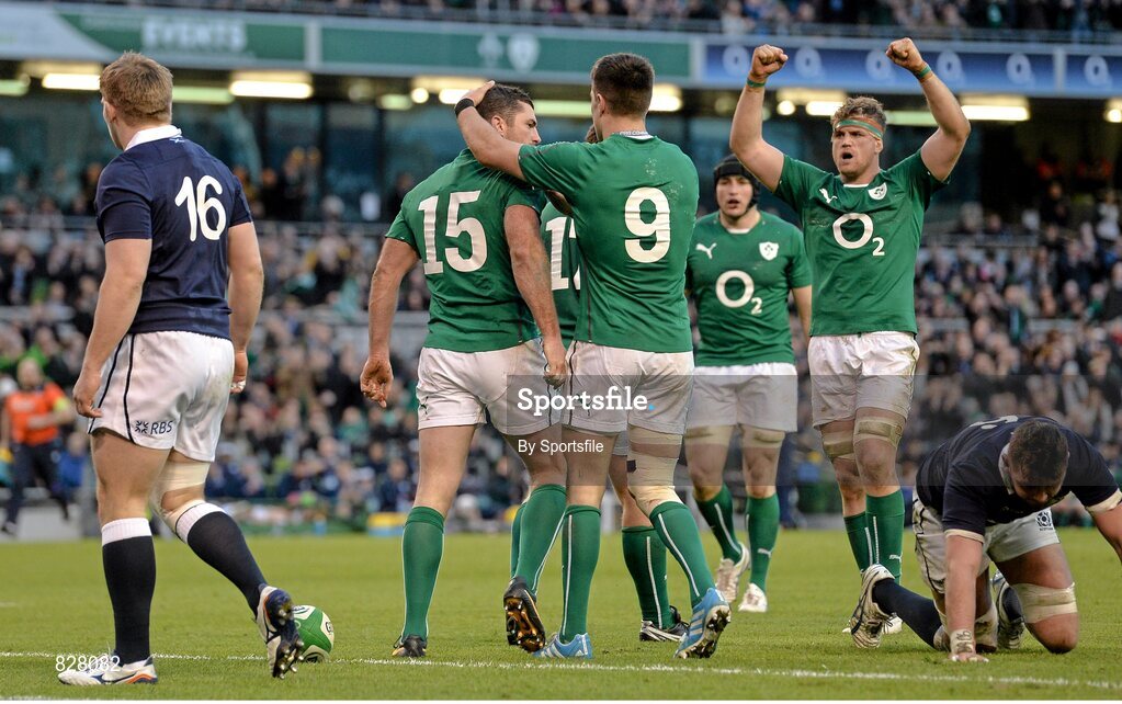 2 February 2014; Rob Kearney, 15, Ireland, is congratulated by team-mates after scoring his side's third try. RBS Six Nations Rugby Championship, Ireland v Scotland, Aviva Stadium, Lansdowne Road, Dublin. Photo by Sportsfile