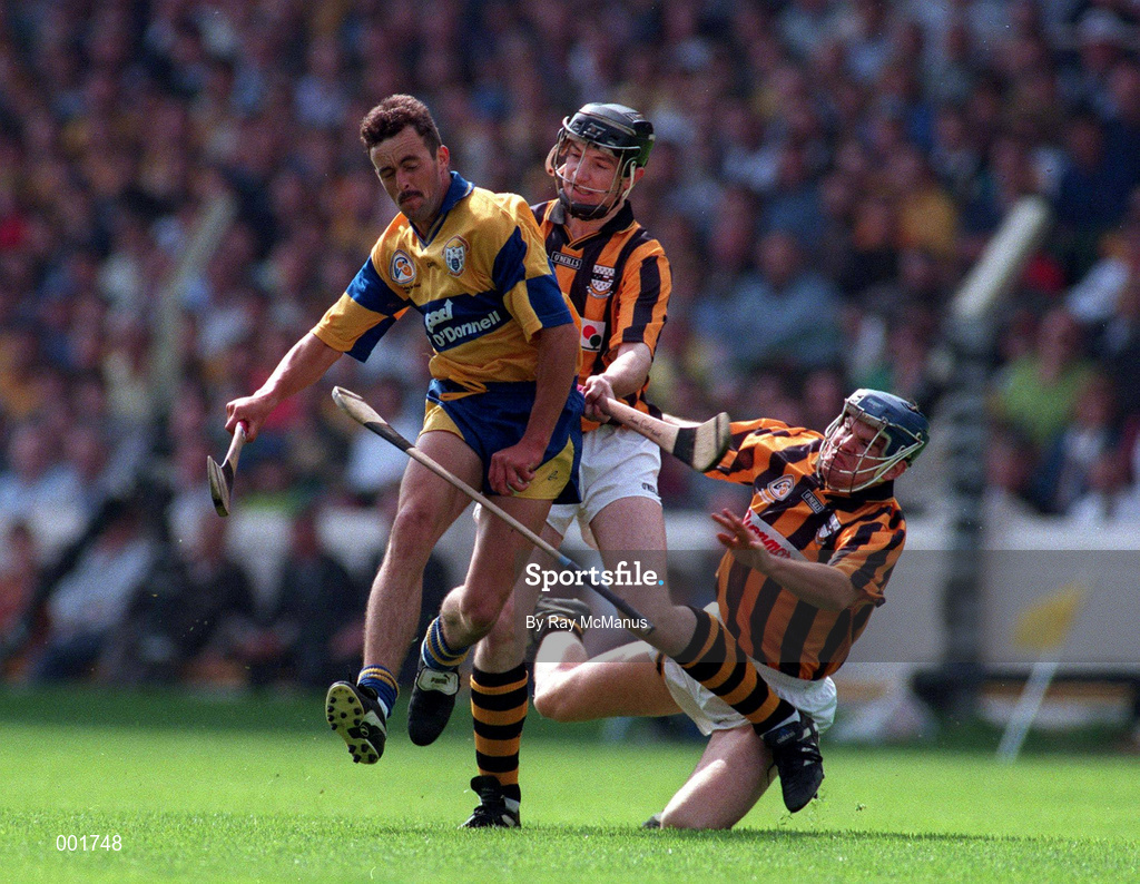 10 August 1997; P.J O'Connell of Clare in action against John Costelloe and Dan O'Neill of Kilkeeny during the Guinness All-Ireland Senior Hurling Championship Semi-Final match between Clare and Kilkenny at Croke Park in Dublin. Photo by Ray McManus/Sportsfile