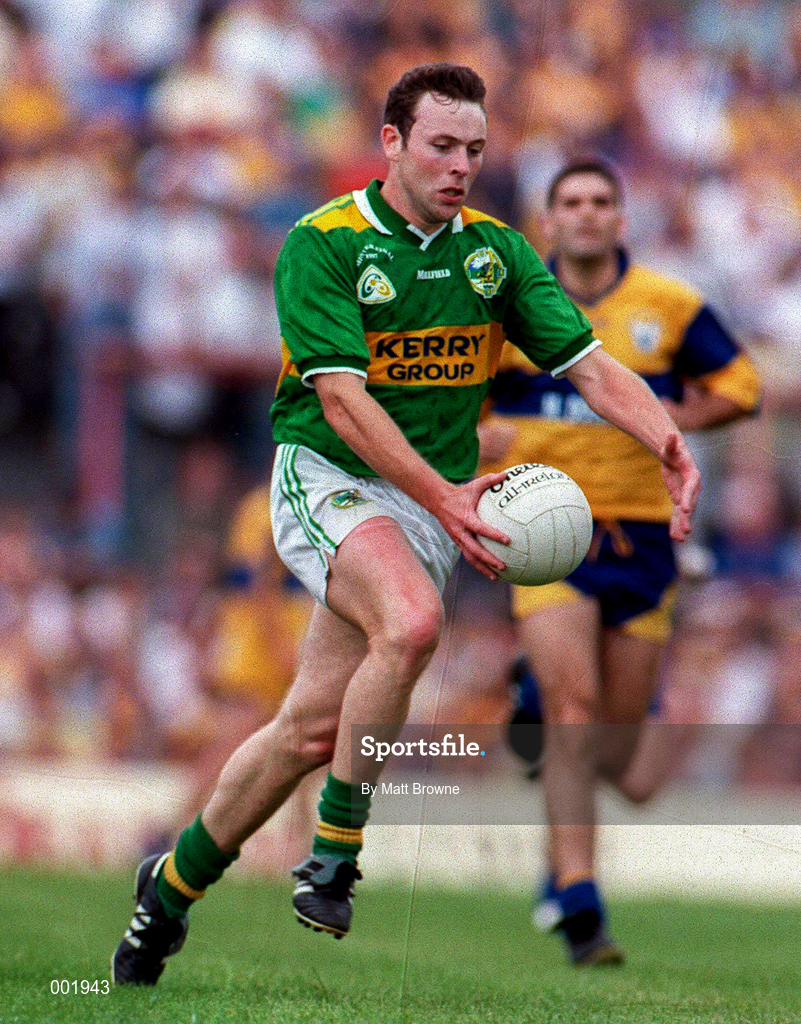 20 July 1997; Seamus Moynihan Kerry in action during the GAA Munster Senior Football Championship Final match between Kerry and Clare at Gaelic Grounds in Limerick. Photo by Matt Browne/Sportsfile