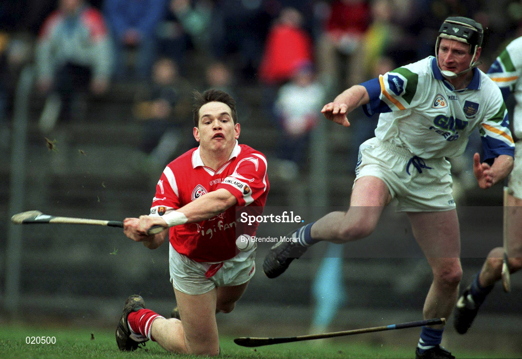 27 March 1999; Alan Browne of Cork in action against Sean Cullinane of Waterford during the Church and General National Hurling League Division 1B match between Cork and Waterford at Páirc Uí Rinn in Cork. Photo by Brendan Moran/Sportsfile