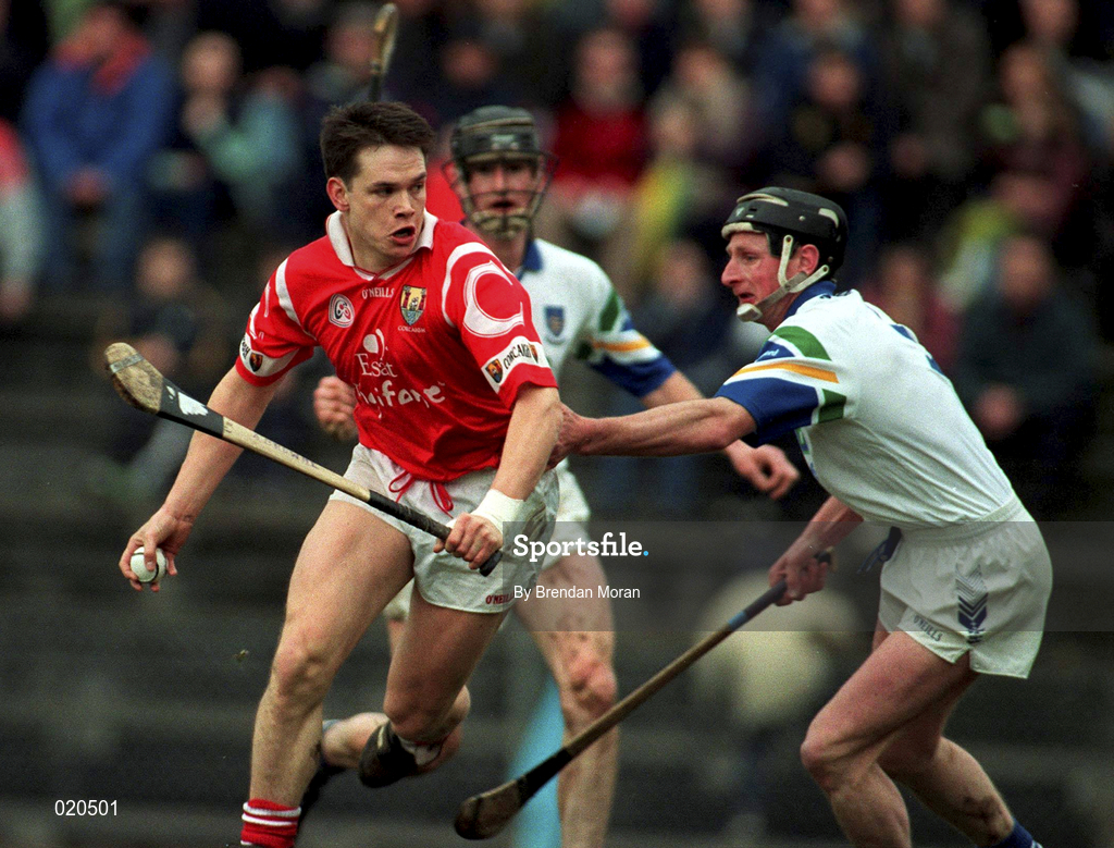 27 March 1999; Alan Browne of Cork in action against Sean Cullinane of Waterford during the Church and General National Hurling League Division 1B match between Cork and Waterford at Páirc Uí Rinn in Cork. Photo by Brendan Moran/Sportsfile