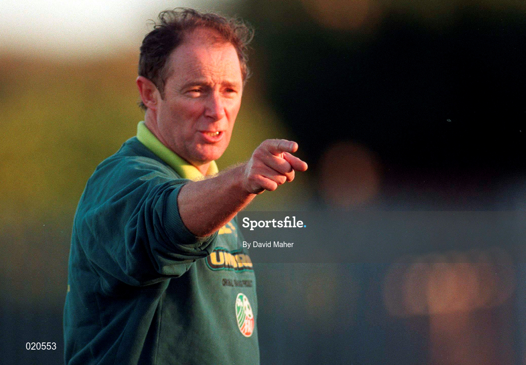 21 January 1999; Manager Brian Kerr during a Republic of Ireland U17 squad training session at St Fintan's School in Sutton, Dublin. Photo by David Maher/Sportsfile