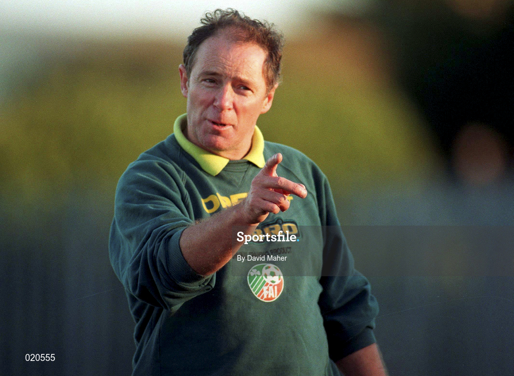 21 January 1999; Manager Brian Kerr during a Republic of Ireland U17 squad training session at St Fintan's School in Sutton, Dublin. Photo by David Maher/Sportsfile