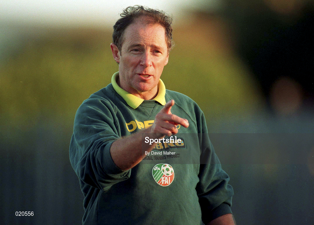 21 January 1999; Manager Brian Kerr during a Republic of Ireland U17 squad training session at St Fintan's School in Sutton, Dublin. Photo by David Maher/Sportsfile