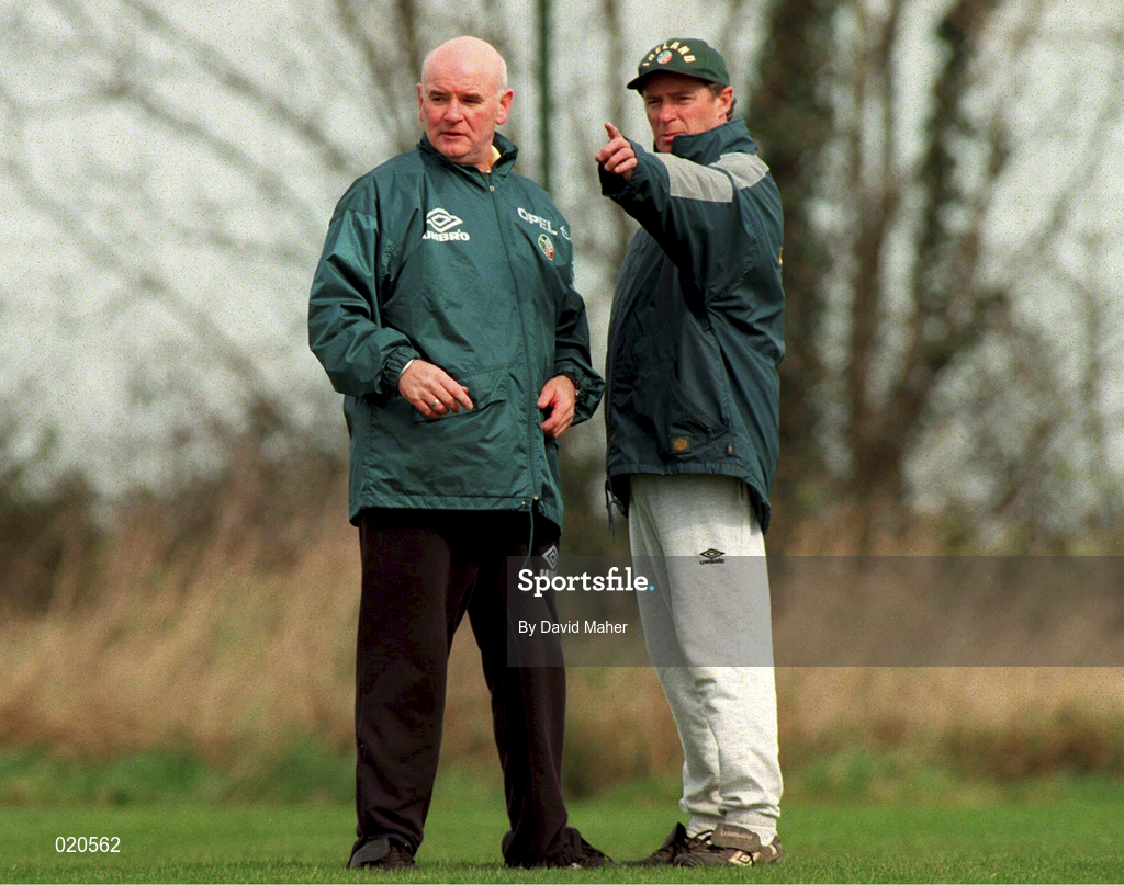 25 March 1999; Manager Brian Kerr and assistant manager Noel O'Reilly, left, during Republic of Ireland U20 Squad Training at the AUL Grounds in Clonshaugh, Dublin. Photo by David Maher/Sportsfile