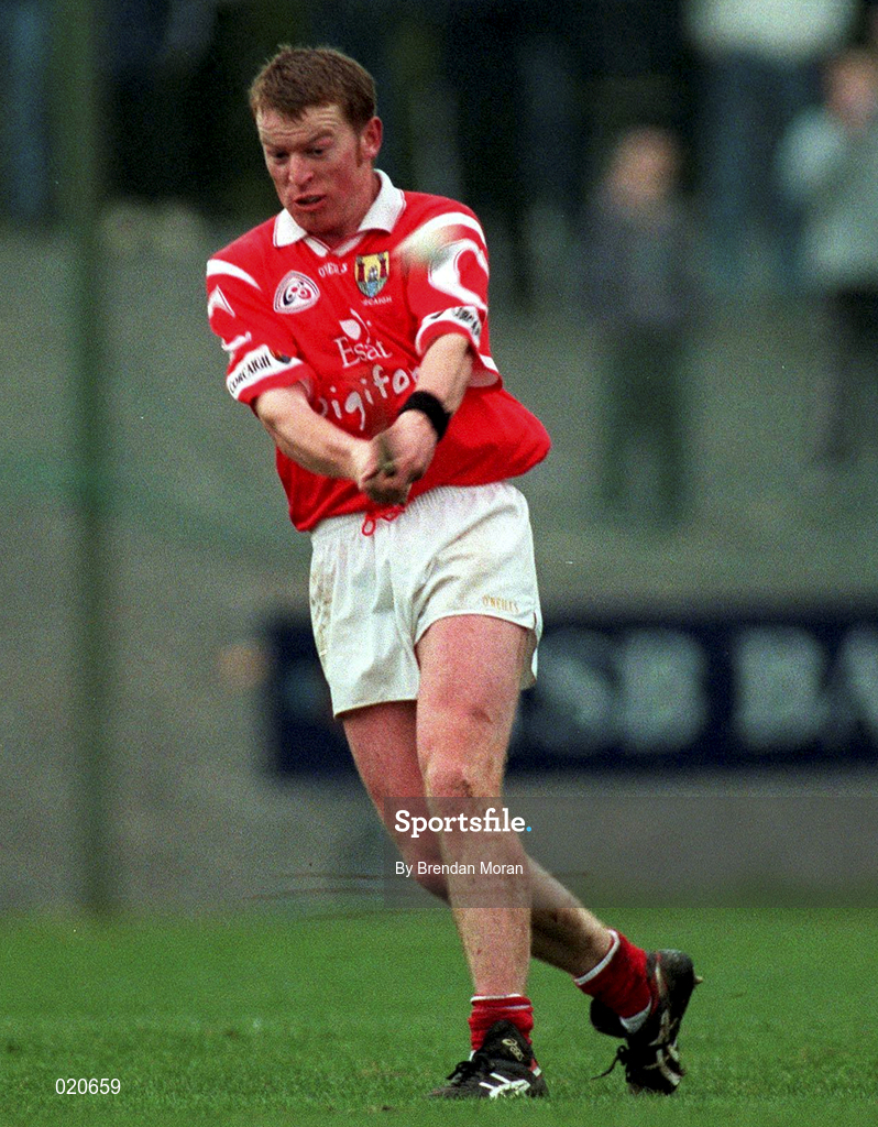 27 March 1999; Dan Murphy of Cork during the Church and General National Hurling League Division 1B match between Cork and Waterford at Páirc Uí Rinn in Cork. Photo by Brendan Moran/Sportsfile