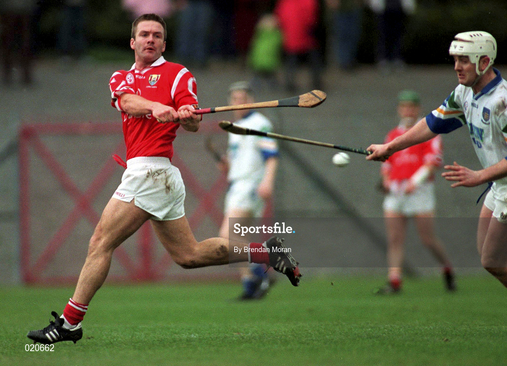 27 March 1999; Dan Murphy of Cork in action against Fergal Hartley of Waterford during the Church and General National Hurling League Division 1B match between Cork and Waterford at Páirc Uí Rinn in Cork. Photo by Brendan Moran/Sportsfile