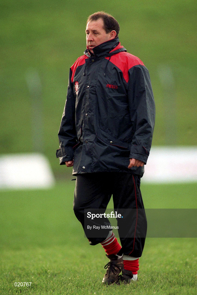 28 February 1999; Derry manager Eamonn Coleman during the Church and General National Football League Division 1 match between Meath and Derry at Páirc Tailteann in Navan, Meath. Photo by Ray McManus/Sportsfile