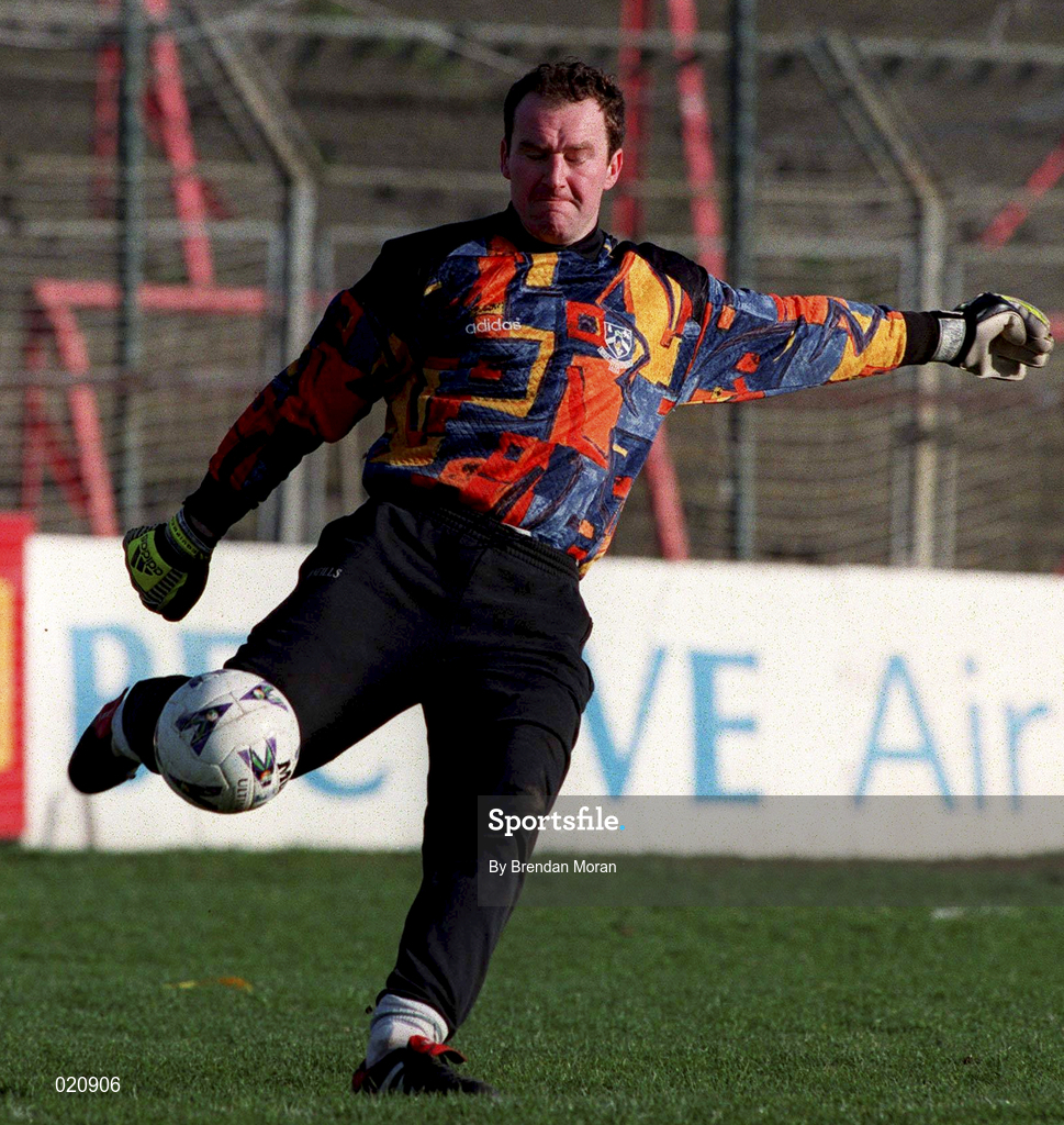 7 February 1999; John Walsh of Bray Wanderers during the Harp Lager National League Premier Division match between Bohemians and Bray Wanderers at Dalymount Park in Dublin. Photo by Brendan Moran/Sportsfile