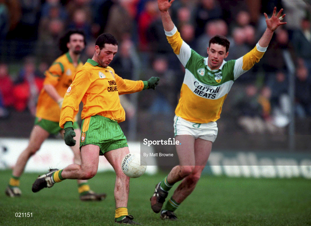 14 March 1999; Ollie Reid of Donegal in action against Sean Grennan of Offaly during the Church and General National Football League Division 1 match between Offaly and Donegal at O'Connor Park in Tullamore, Offaly. Photo by Matt Browne/Sportsfile