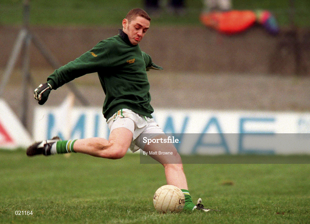 14 March 1999; Padraig Kellyof Offaly during the Church and General National Football League Division 1 match between Offaly and Donegal at O'Connor Park in Tullamore, Offaly. Photo by Matt Browne/Sportsfile
