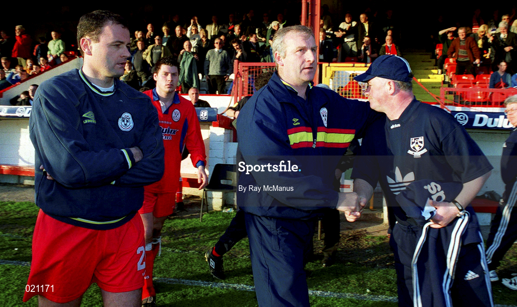 2 April 1999; Bray Wanderers manager Pat Fenlon, right, shakes hands with Shelbourne manager Dermot Keely watched by Alan Matthew of Shelbourne, left, after the FAI Cup semi-final between Shelbourne and Bray Wanderers at Tolka Park in Dublin. Photo by Ray McManus/Sportsfile