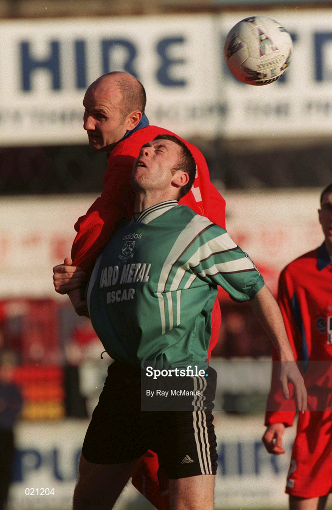 2 April 1999; Paul Doolin of Shelbourne in action against Dom Twomey of Bray Wanderers during the FAI Cup semi-final between Shelbourne and Bray Wanderers at Tolka Park in Dublin. Photo by Ray McManus/Sportsfile