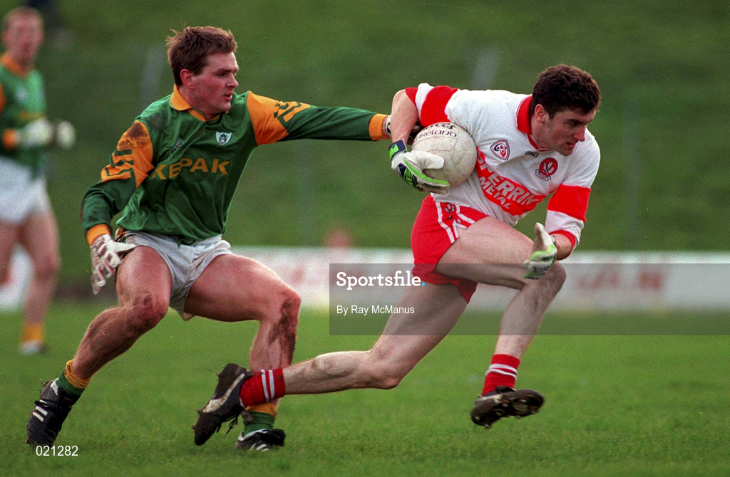 28 February 1999; Ruairi Boylan of Derry in action against Darren Fay of Meath during the Church and General National Football League Division 1 match between Meath and Derry at Páirc Tailteann in Navan, Meath. Photo by Ray McManus/Sportsfile