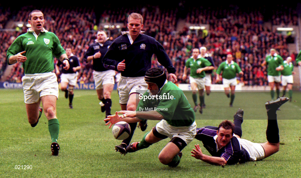 20 March 1999; David Humphreys of Ireland is tackled by Scott Murray of Scotland during the Five Nations Rugby Championship match between Scotland and Ireland in Murrayfield Stadium in Edinburgh, Scotland. Photo by Matt Browne/Sportsfile