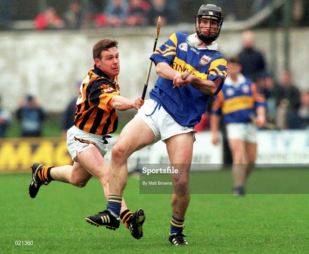 28 March 1999; Thomas Dunne of Tipperary in action against Charlie Carter of Kilkenny during the Church and General National Hurling League Division 1B match between Kilkenny and Tipperary at Nowlan Park in Kilkenny. Photo by Matt Browne/Sportsfile
