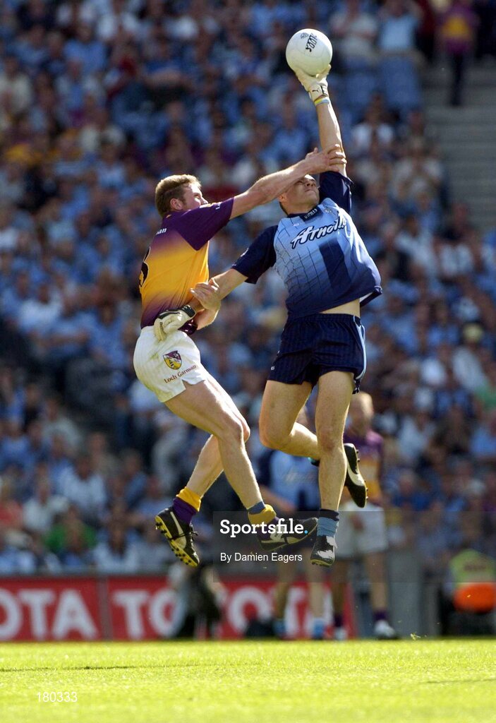 19 June 2005; Ciaran Whelan, Dublin, contests a high ball with David Fogarty, Wexford. Bank of Ireland Leinster Senior Football Championship Semi-Final, Dublin v Wexford, Croke Park, Dublin. Picture credit; Damien Eagers / SPORTSFILE