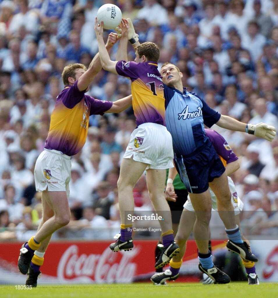 19 June 2005; Ciaran Whelan, Dublin, in action against Shane Cullen, (12) and team-mate David Fogarty, Wexford. Bank of Ireland Leinster Senior Football Championship Semi-Final, Dublin v Wexford, Croke Park, Dublin. Picture credit; Damien Eagers / SPORTSFILE