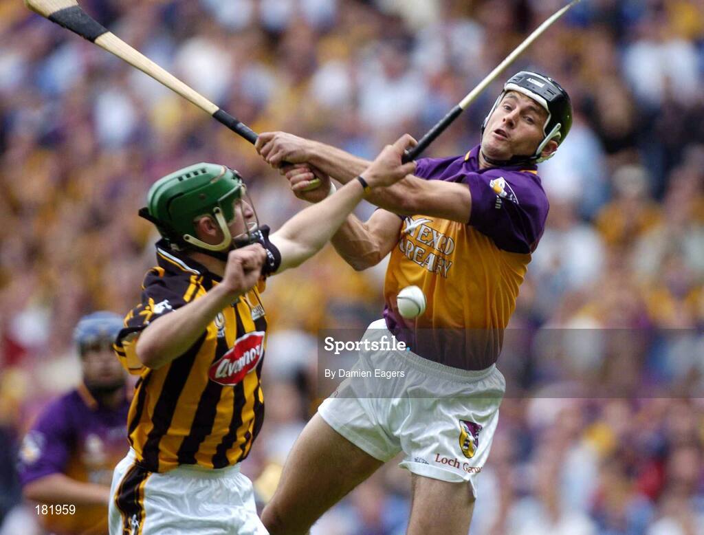 3 July 20005; Declan Ruth, Wexford, in action against Henry Shefflin, Kilkenny. Guinness Leinster Senior Hurling Championship Final, Kilkenny v Wexford, Croke Park, Dublin. Picture credit; Damien Eagers / SPORTSFILE