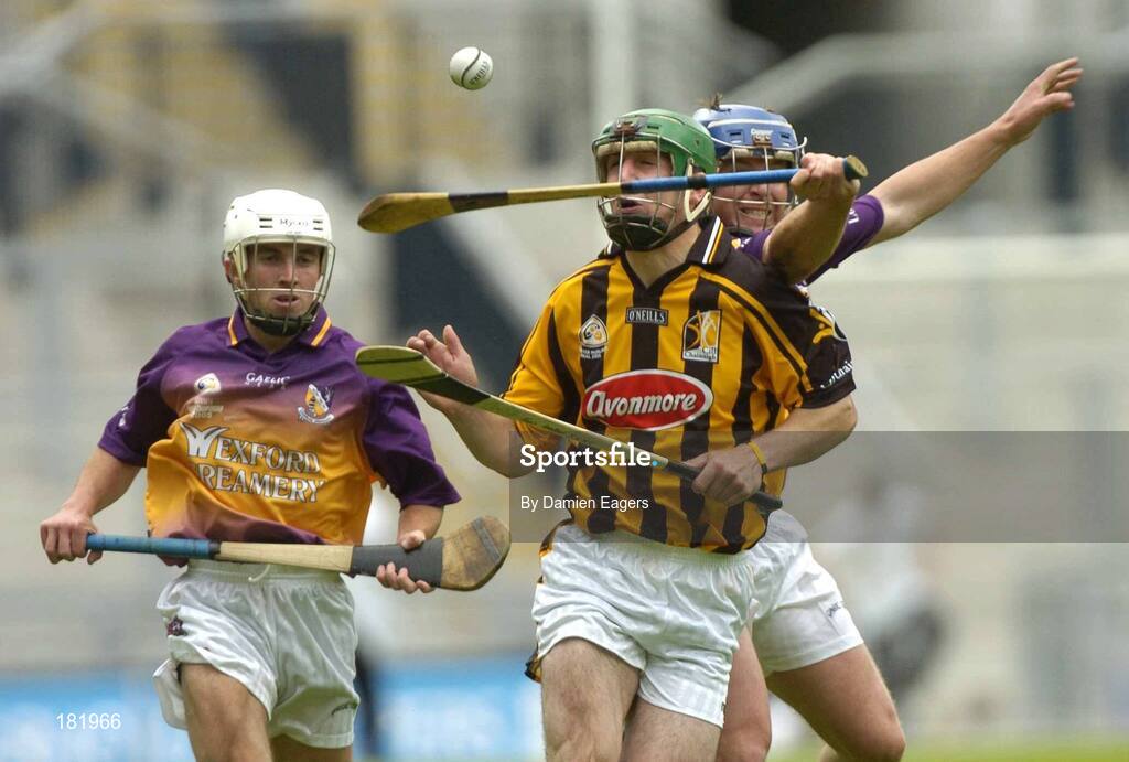 3 July 2005; Eoin Larkin, Kilkenny, in action against Malachy Travers and Des Mythen, left, Wexford. Guinness Leinster Senior Hurling Championship Final, Kilkenny v Wexford, Croke Park, Dublin. Picture credit; Damien Eagers / SPORTSFILE