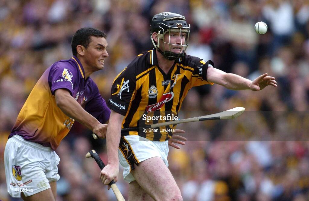 3 July 2005; Martin Comerford, Kilkenny, in action against Keith Rossiter, Wexford. Guinness Leinster Senior Hurling Championship Final, Kilkenny v Wexford, Croke Park, Dublin. Picture credit; Brian Lawless / SPORTSFILE