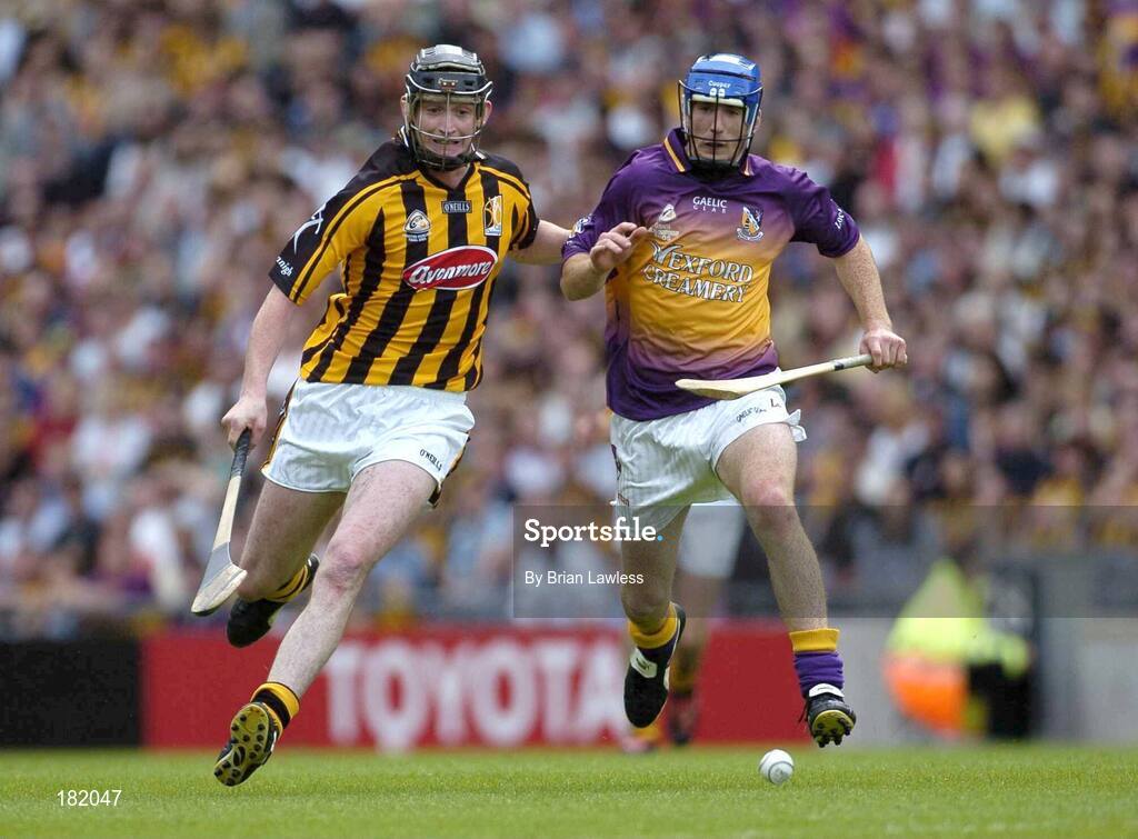 3 July 2005; Martin Comerford, Kilkenny, in action against Diarmuid Lyng, Wexford. Guinness Leinster Senior Hurling Championship Final, Kilkenny v Wexford, Croke Park, Dublin. Picture credit; Brian Lawless / SPORTSFILE