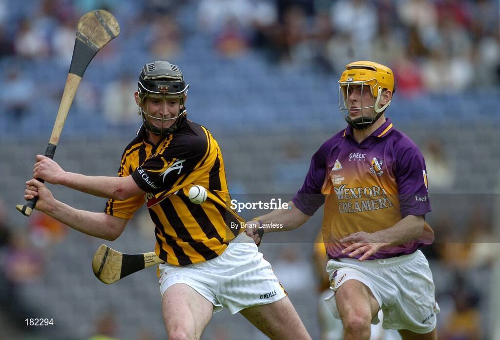 3 July 2005; Martin Comerford, Kilkenny, in action against Eoin Quigley, Wexford. Guinness Leinster Senior Hurling Championship Final, Kilkenny v Wexford, Croke Park, Dublin. Picture credit; Brian Lawless / SPORTSFILE