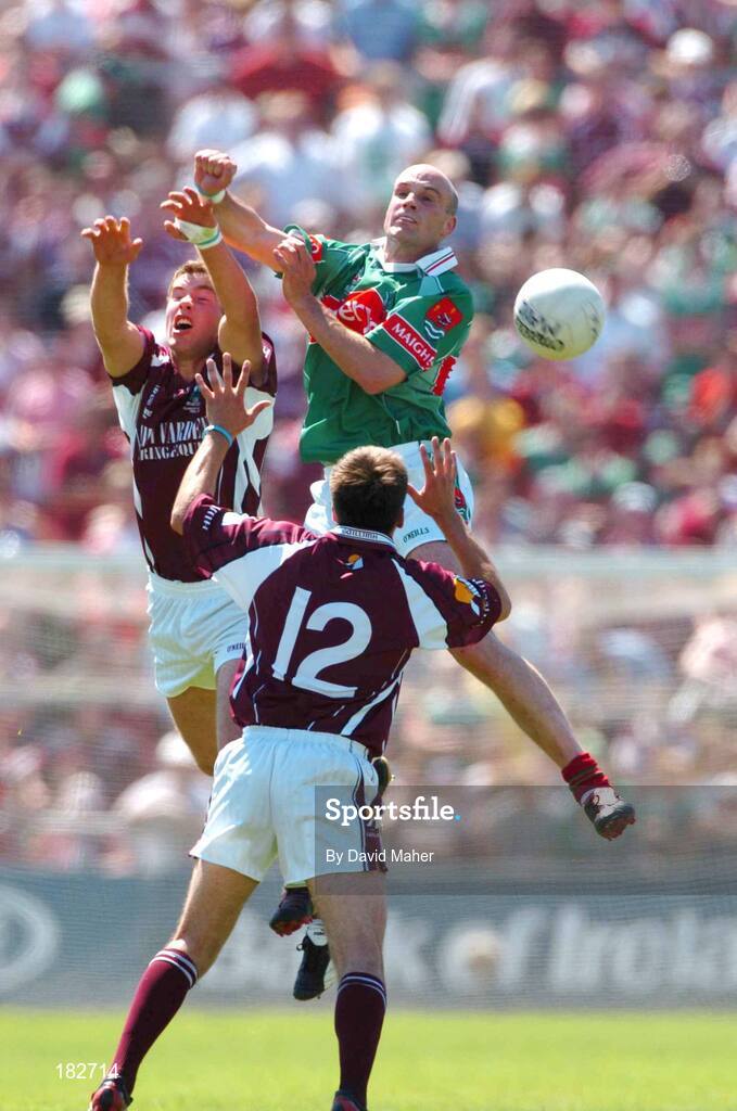 10 July 2005; Shane Fitzmaurice, Mayo, in action against Niall Coleman, left, and Matthew Clancy, Galway. Bank of Ireland Connacht Senior Football Championship Final, Galway v Mayo, Pearse Stadium, Galway. Picture credit; David Maher / SPORTSFILE