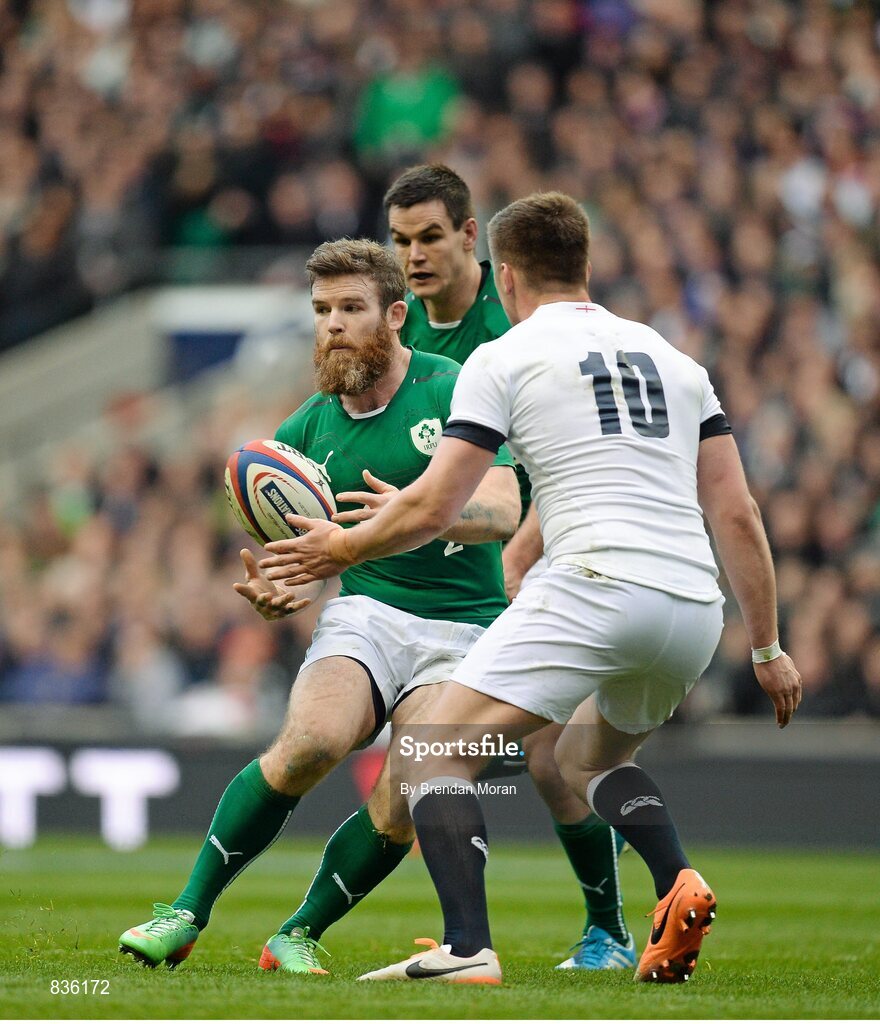 22 February 2014; Gordon D'Arcy, Ireland, in action against Owen Farrell, England. RBS Six Nations Rugby Championship, England v Ireland. Twickenham Stadium, Twickenham, London, England. Picture credit: Brendan Moran / SPORTSFILE