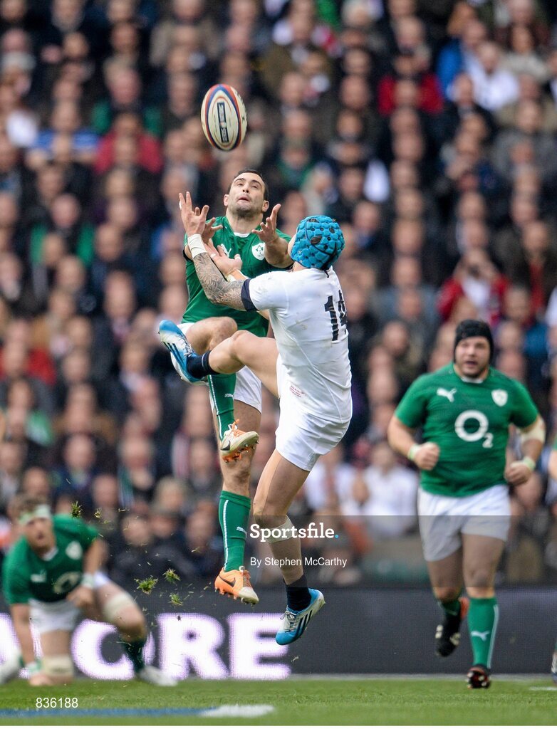 22 February 2014; Dave Kearney, Ireland, in action against Jack Nowell, England. RBS Six Nations Rugby Championship, England v Ireland, Twickenham Stadium, Twickenham, London, England. Picture credit: Stephen McCarthy / SPORTSFILE