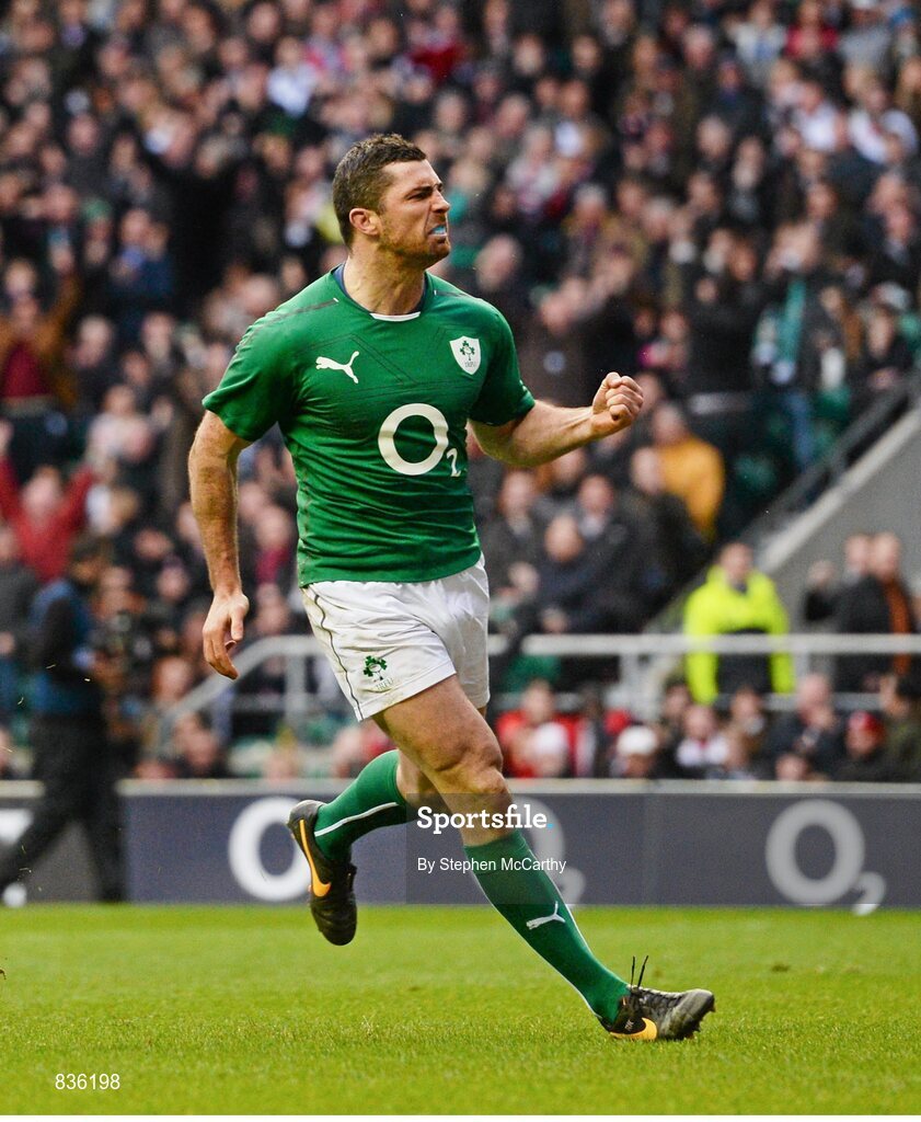 22 February 2014; Rob Kearney, Ireland, celebrates scoring his side's first try. RBS Six Nations Rugby Championship, England v Ireland, Twickenham Stadium, Twickenham, London, England. Picture credit: Stephen McCarthy / SPORTSFILE