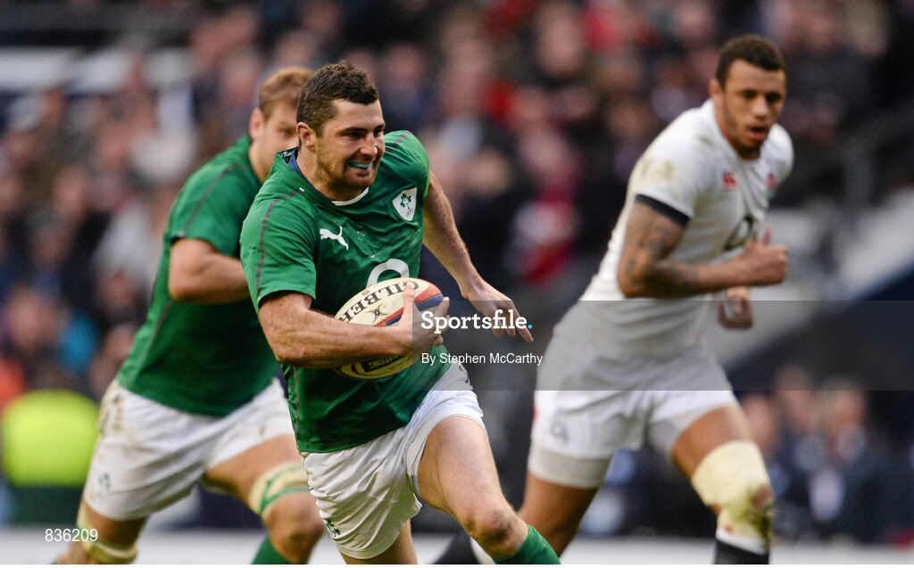 22 February 2014; Rob Kearney, Ireland, on his way to scoring his side's first try. RBS Six Nations Rugby Championship, England v Ireland, Twickenham Stadium, Twickenham, London, England. Picture credit: Stephen McCarthy / SPORTSFILE